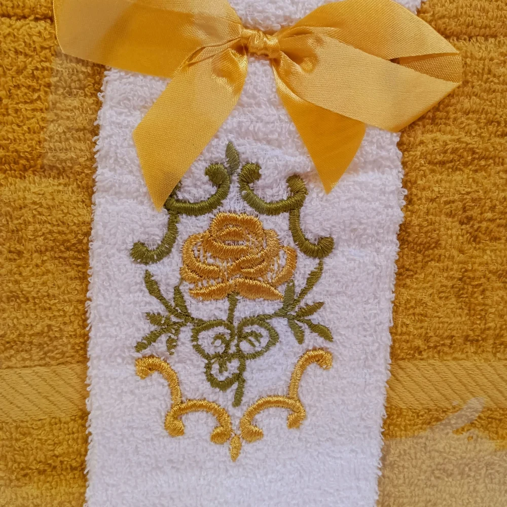 NEW Vintage Royal Terry USA Cotton Embroidered Towel Ensemble Harvest Gold